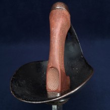 British WW1 1908 Pattern Cavalry Troopers Sword by Enfield, 1916 with Unusual Leather-Covered Steel Scabbard 17